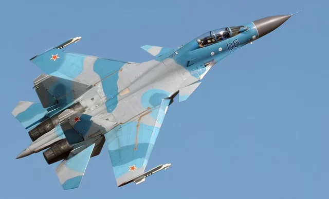 Il-78 y Su-30 rusos violan el espacio aéreo de Lituania