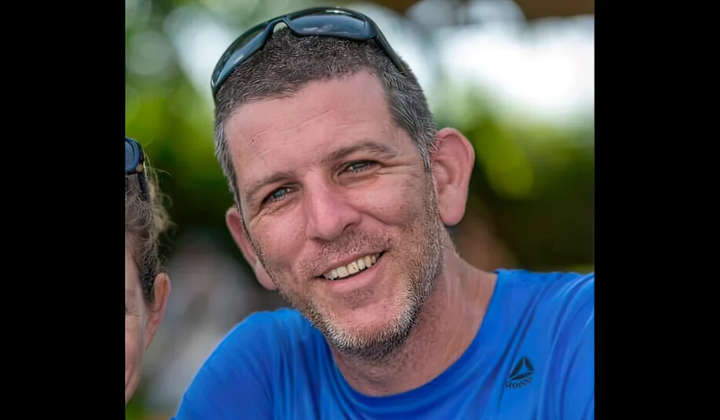 Hamás entrega cuerpo de rehén Tal Haimi asesinado en kibutz Nir Yitzhak