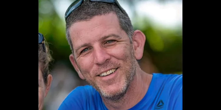 Hamás entrega cuerpo de rehén Tal Haimi asesinado en kibutz Nir Yitzhak