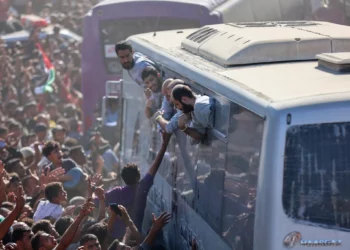 Israel excarcela a casi 2.000 terroristas palestinos como parte del acuerdo