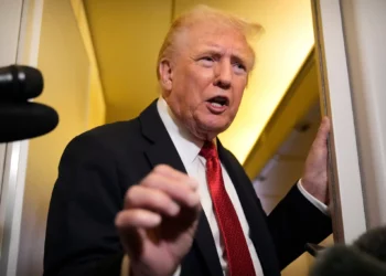 Trump afirma que países de la región quieren enviar tropas a Gaza