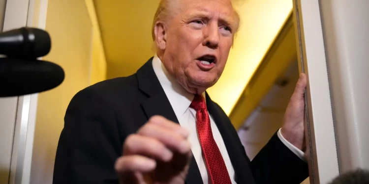 Trump afirma que países de la región quieren enviar tropas a Gaza