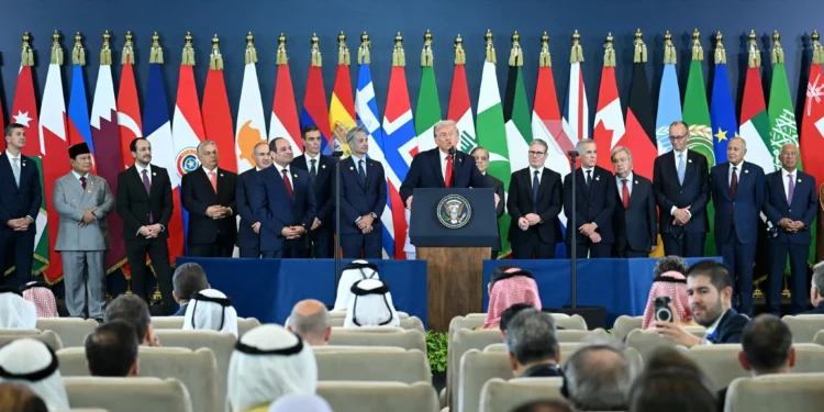 Trump anuncia Junta de Paz para supervisar gobierno de transición en Gaza