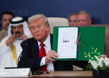 Trump y líderes árabes firman acuerdo para consolidar alto el fuego en Gaza