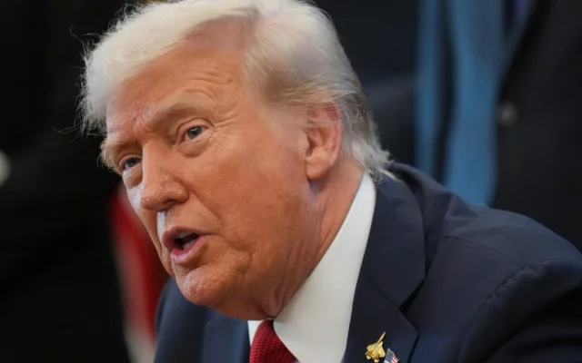 Trump asegura que se mantiene el alto el fuego entre Israel y Hamás en Gaza