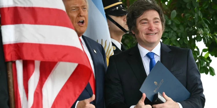 Familias de rehenes argentino-israelíes agradecen a Trump por su liberación
