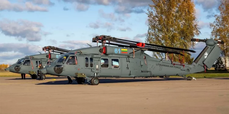 Entrega de los primeros helicópteros UH-60M Black Hawk para Lituania