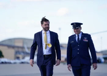 Vance llega al cuartel general de la fuerza de paz para Gaza