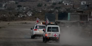 Hamás entrega presuntos cuerpos de rehenes a la Cruz Roja