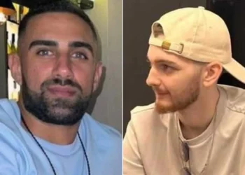 Izq.: Segev Kalfon (Cortesía, sin fecha); Dcha.: Bar Kuperstein en el Hospital Sheba el 17 de octubre de 2025. (Fuerzas de Defensa de Israel)