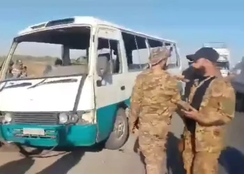 Explosión de autobús en el este de Siria mata a 5 empleados del ministerio de defensa