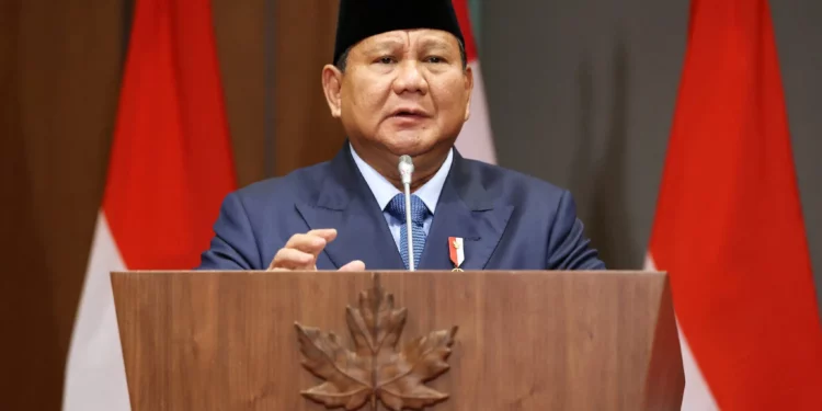 El presidente de Indonesia, Prabowo Subianto, habla durante una ceremonia de firma en la Colina del Parlamento en Ottawa, Canadá, el 24 de septiembre de 2025. (Dave Chan / AFP)