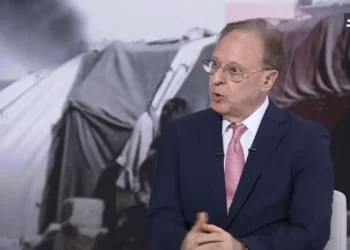 Bishara Bahbah concede una entrevista en Al Ghad TV el 24 de junio de 2025. (Captura de pantalla/Facebook)