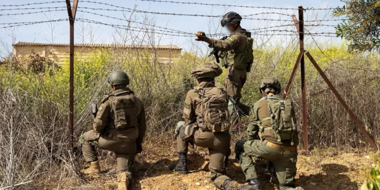 Ilustrativo: Tropas de las Fuerzas de Defensa de Israel realizan un ejercicio en la frontera con el Líbano, el 26 de marzo de 2025. (Fuerzas de Defensa de Israel)