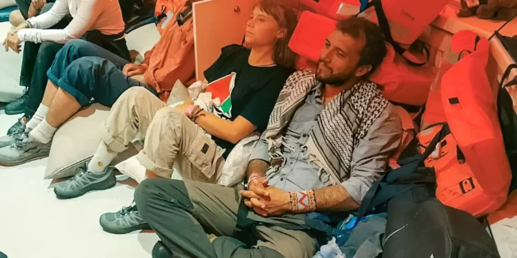 La Marina israelí aborda unos 40 buques de la flotilla a Gaza