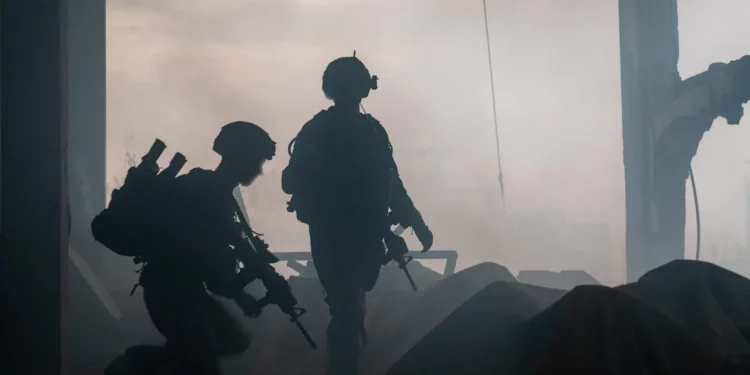 Tropas de las FDI observadas operando en la Franja de Gaza en una imagen publicada el 6 de octubre de 2025. (Fuerzas de Defensa de Israel)