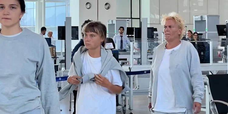 Greta Thunberg y otros 170 activistas de la flotilla deportados de Israel