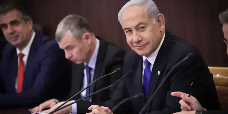 El primer ministro Netanyahu en una reunión de gobierno