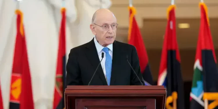 Stuart E. Eizenstat habla en el Capitolio de los Estados Unidos el 23 de abril de 2025 en Washington, D.C.
Anna Moneymaker/Getty Images