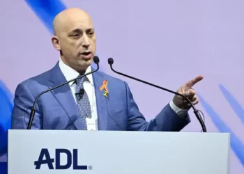 Jonathan Greenblatt, director ejecutivo de la ADL, habla en el escenario de la conferencia Never Is Now de la ADL, en marzo de 2025.
Bryan Bedder/Getty Images