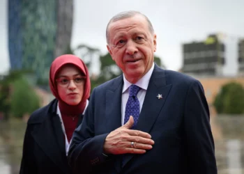El presidente turco, Recep Tayyip Erdogan, llega al inicio de una cumbre de líderes europeos en Tirana, Albania, el 16 de mayo de 2025. (Leon Neal/Pool vía AP)