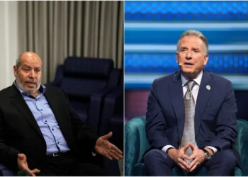 (LR) El jefe negociador de Hamás, Khalil al-Hayya, y el enviado especial estadounidense, Steve Witkoff. (Collage/AP)