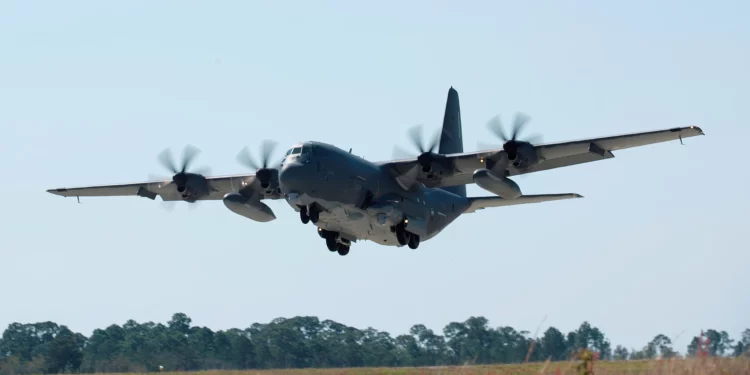 AC-130J de EE. UU. en El Salvador tiene la mira en Venezuela