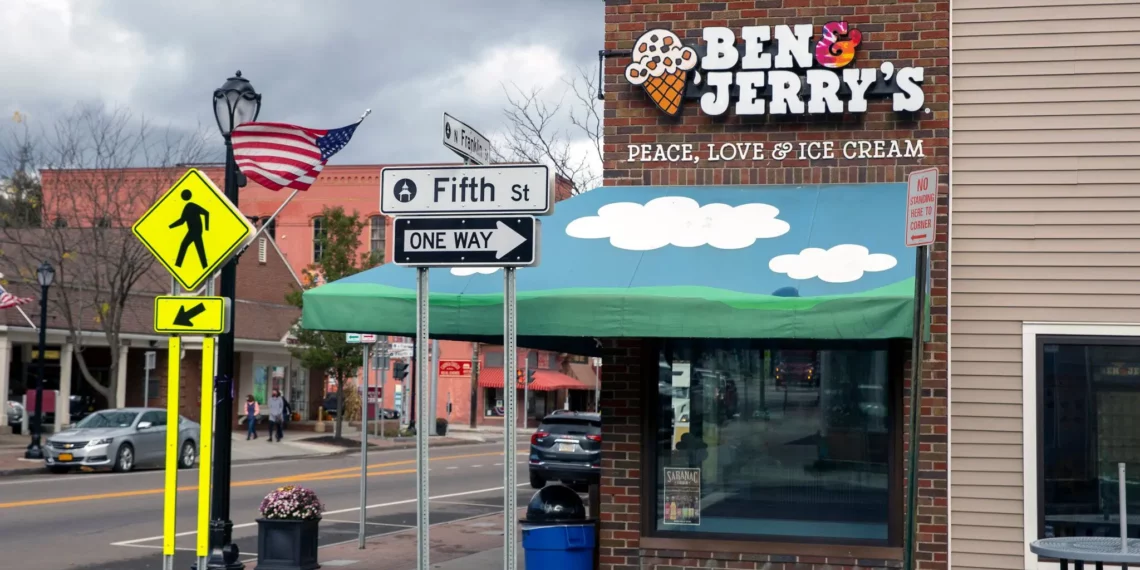 Una heladería Ben & Jerry's se ve en Watkins Glen, Nueva York, el 1 de noviembre de 2021. (AP/Ted Shaffrey)