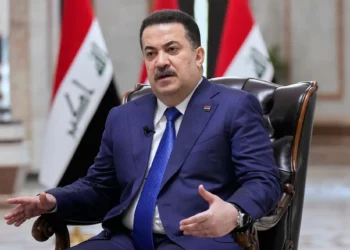 El primer ministro iraquí, Mohammed al-Sudani, habla durante una entrevista con The Associated Press en Bagdad el 28 de julio de 2025. (AP/Hadi Mizban)