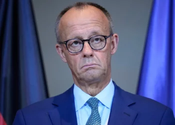 El canciller alemán Friedrich Merz asiste a una conferencia de prensa en Berlín, Alemania, el 6 de septiembre de 2025. (AP/Ebrahim Noroozi)