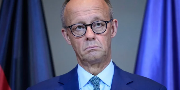 El canciller alemán Friedrich Merz asiste a una conferencia de prensa en Berlín, Alemania, el 6 de septiembre de 2025. (AP/Ebrahim Noroozi)