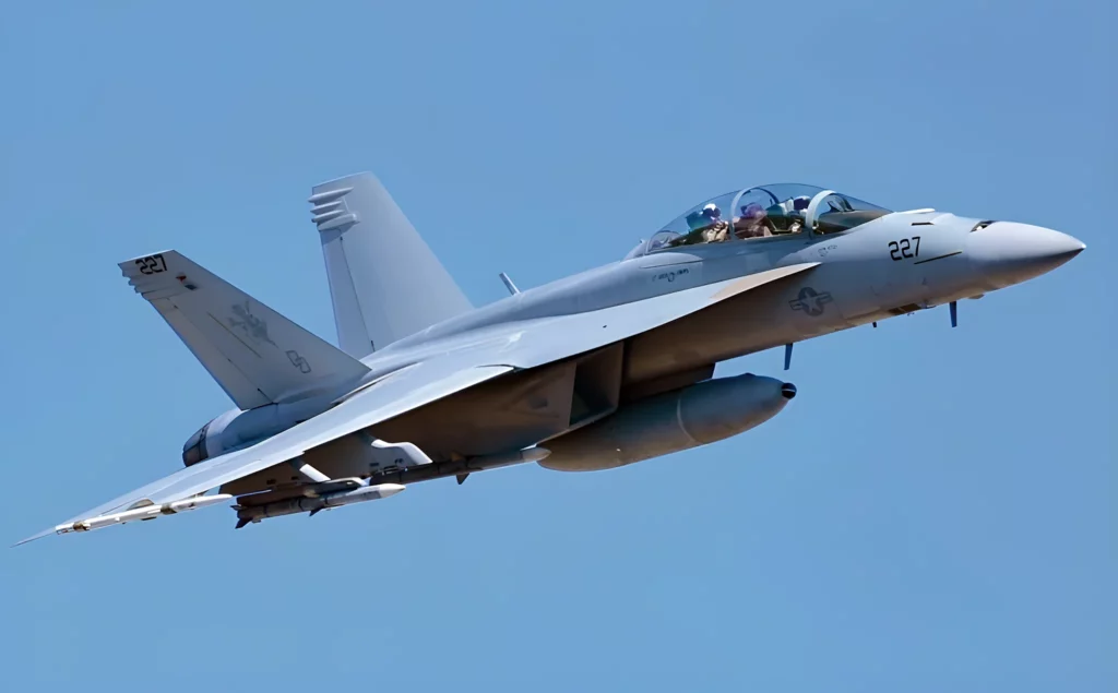 F/A-18 Super Hornet con cápsula ASG-34A