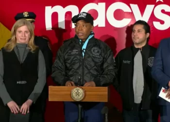 El alcalde de Nueva York “vigila de cerca” el ataque en DC