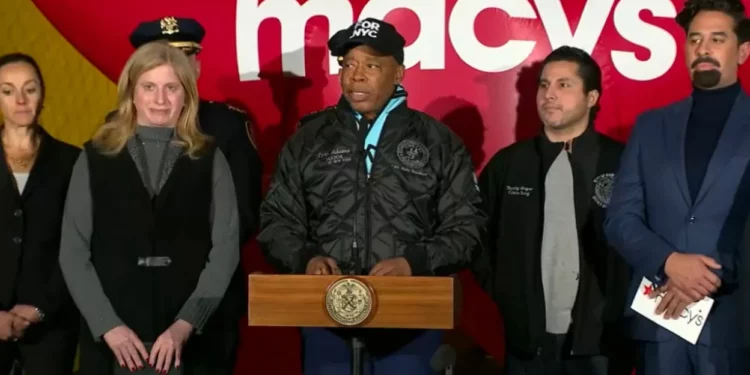 El alcalde de Nueva York “vigila de cerca” el ataque en DC