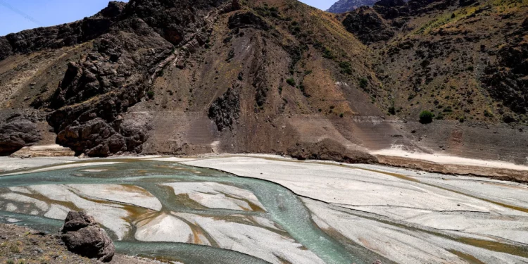 Irán: Crisis de agua sin precedentes podría obligar a la evacuación de Teherán