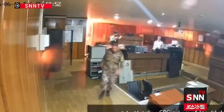 Medios iraníes difunden imágenes de ataques israelíes a bases en Irán