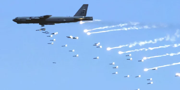 Los B-52 de EE. UU. simulan ataque cerca de la costa venezolana