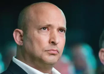 Bennett no descarta unirse a coalición con partidos árabes