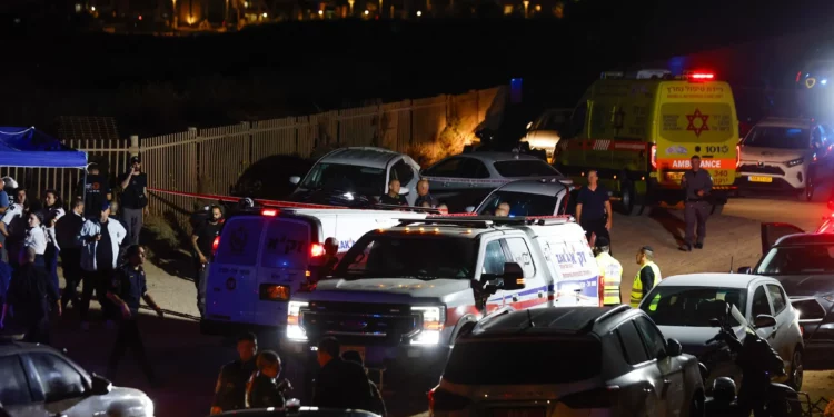 La exjefe jurídica de las FDI fue encontrada con vida tras una frenética búsqueda en la playa