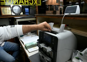 Bajo presión de EE. UU.: Líbano endurece las reglas para transferencias de dinero