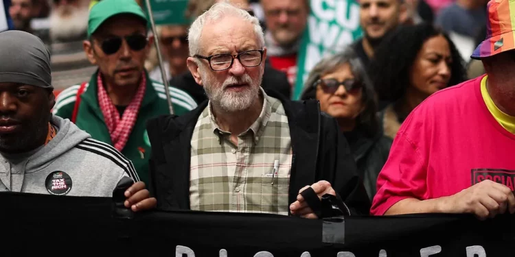 Corbyn elogia postura antiisraelí de Mamdani en acto de campaña local