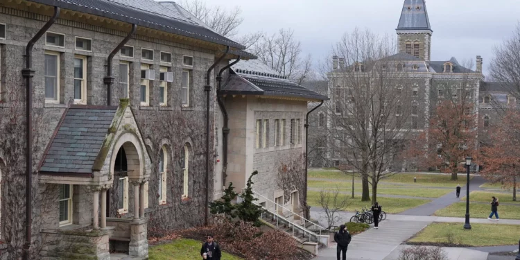 La Universidad de Cornell pagará $60 millones en un acuerdo con la administración Trump