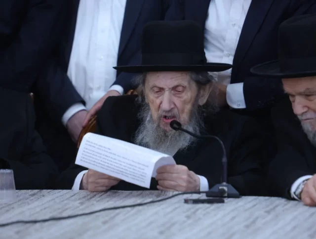 El rabino Lando le dice a Degel HaTorá que vote contra la pena de muerte a terroristas