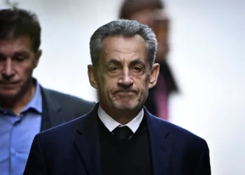 Tribunal francés ordena la puesta en libertad del expresidente Sarkozy
