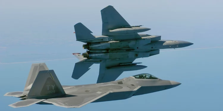 El F-15 supera en velocidad al F-22 Raptor