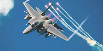El F-15EX carga un arsenal de 13 toneladas en misiles