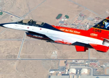 Fuerza Aérea de EE. UU. adapta F-16 a operaciones sin piloto con IA