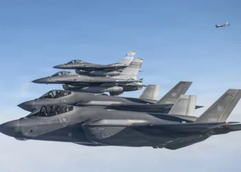 Washington y Dinamarca llevan cazas F-35A y F-16 al Ártico