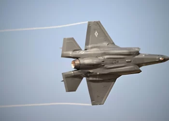 El caza estadounidense F-35A domina el Airshow de Dubái 2025