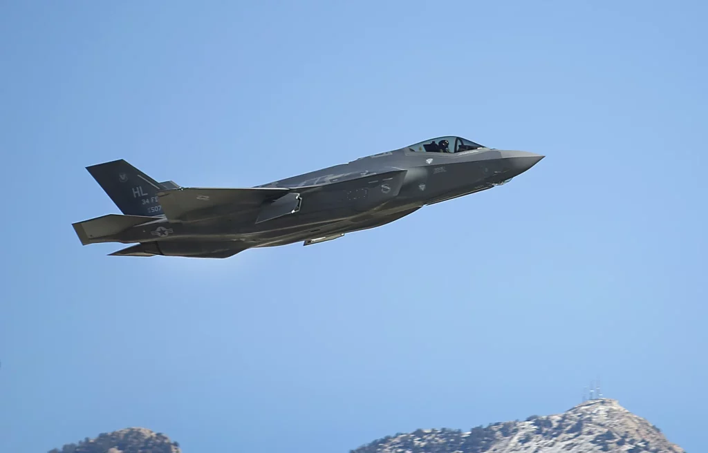 Trump anuncia venta de cazas F-35 a Arabia Saudí desde la Casa Blanca